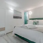 شقة Agisilaos